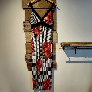 En Focus Floral Striped Maxi Dress With Attach Belt